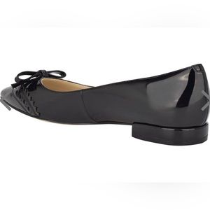 Nine West pointed loafer. Size 6.5. Black.